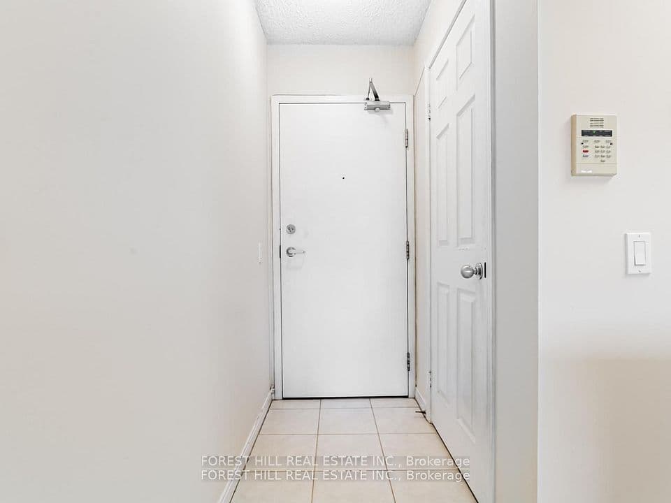 30 Harrison Garden Boulevard 1501, Toronto, ON M2N 7A9 – photo 2