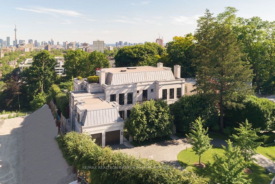17 Ardwold Gate, Toronto, ON M5R 2W1 – main photo
