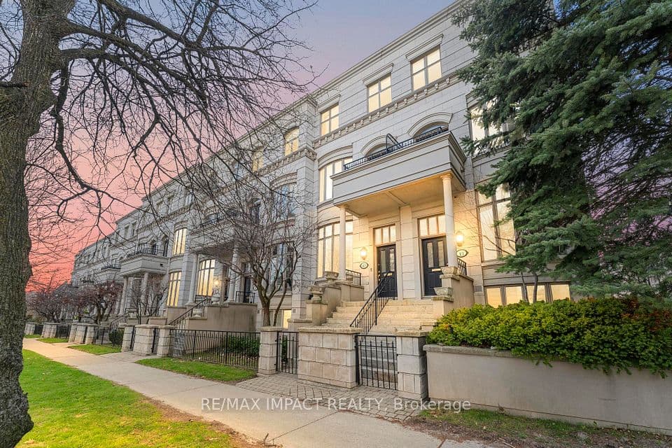 260 Russell Hill Road 13, Toronto, ON M4V 2T2 – main photo
