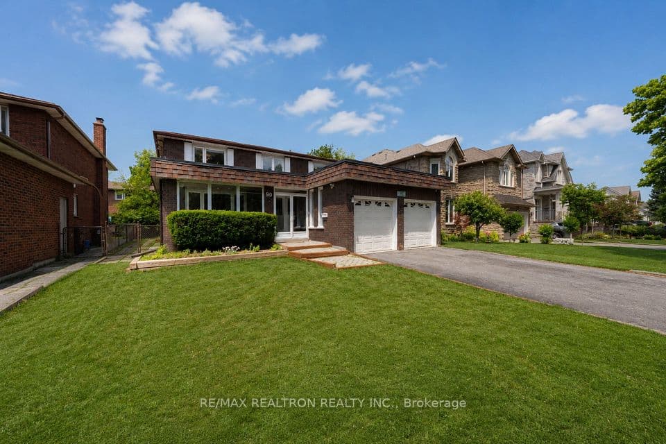 90 Holmes Avenue, Toronto, ON M2N 4M4 – main photo