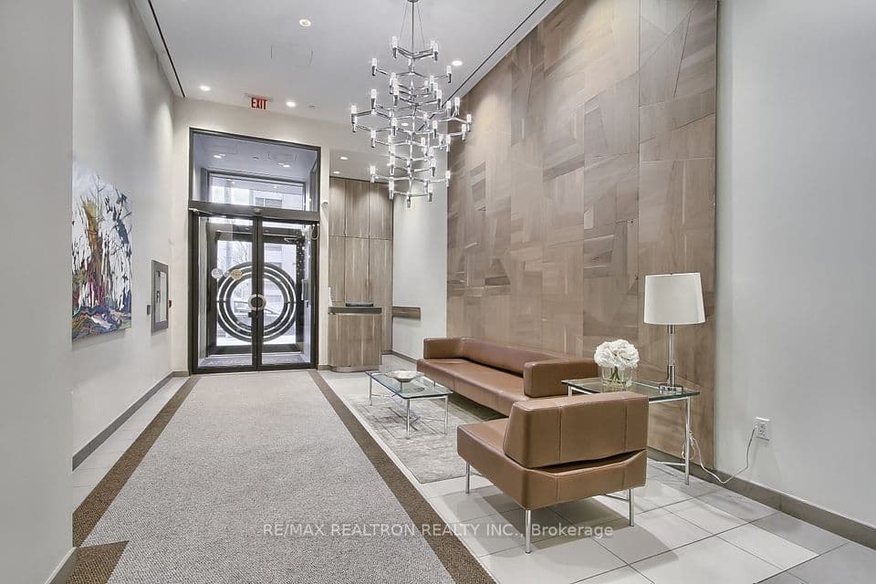 55A Avenue Road 406, Toronto, ON M5R 2G3 – photo 3