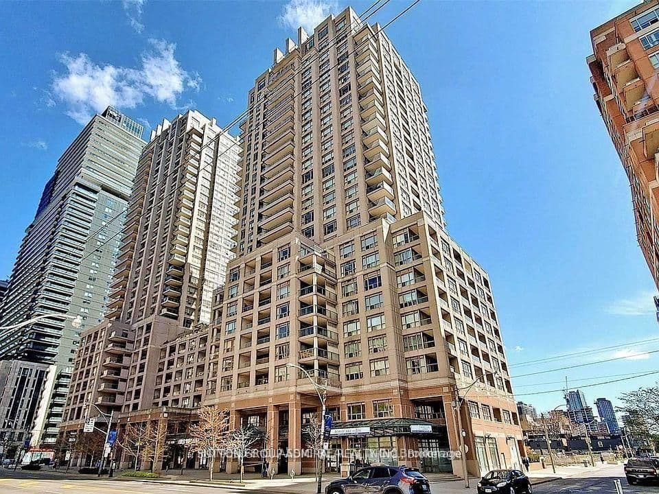 909 Bay Street 905, Toronto, ON M5S 3G2 – main photo