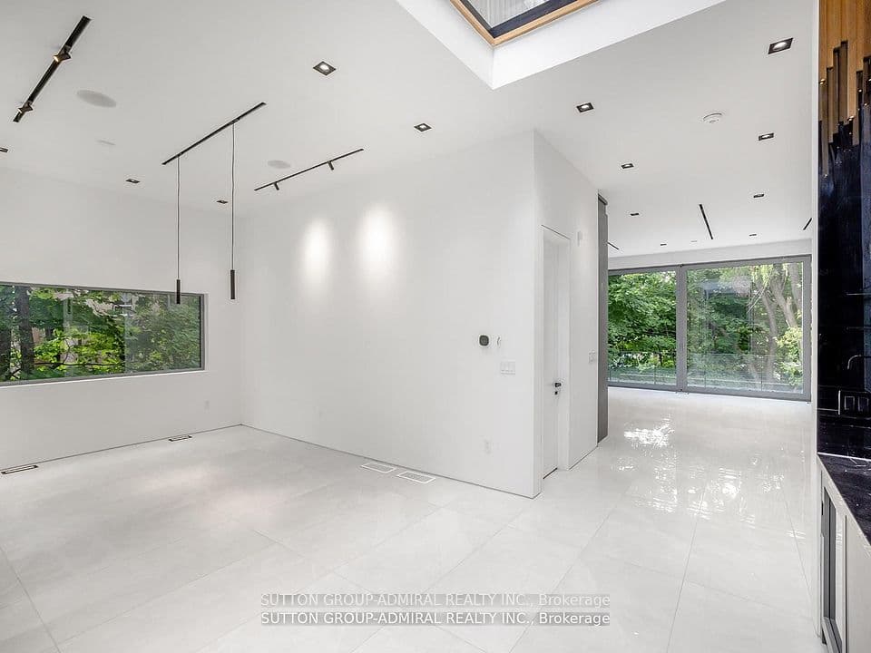 157 Old Forest Hill Road, Toronto, ON M5N 2N7 – photo 3