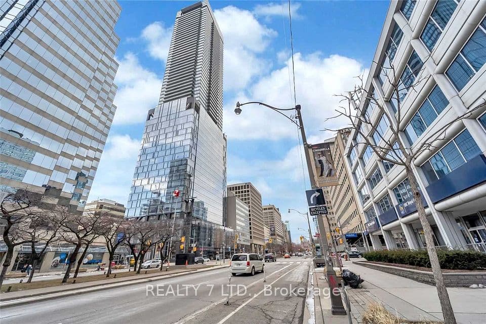 488 University Avenue 3902, Toronto, ON M5G 0C1 – main photo