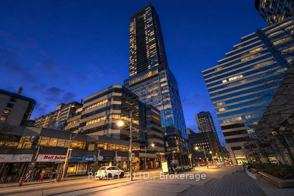488 University Avenue 3902, Toronto, ON M5G 0C1 – photo 3