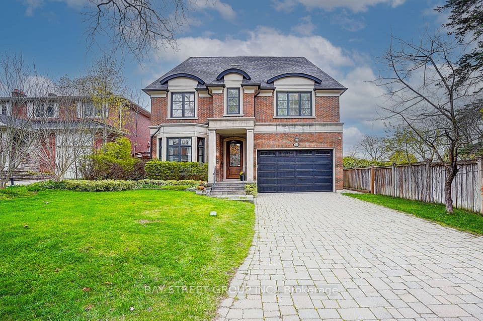 28 Carnwath Crescent, Toronto, ON M2P 1J5 – main photo