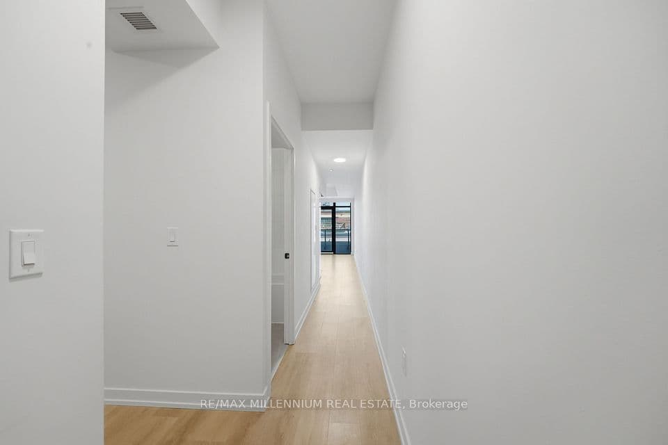 181 Sterling Road 314, Toronto, ON M6R 2B2 – photo 3