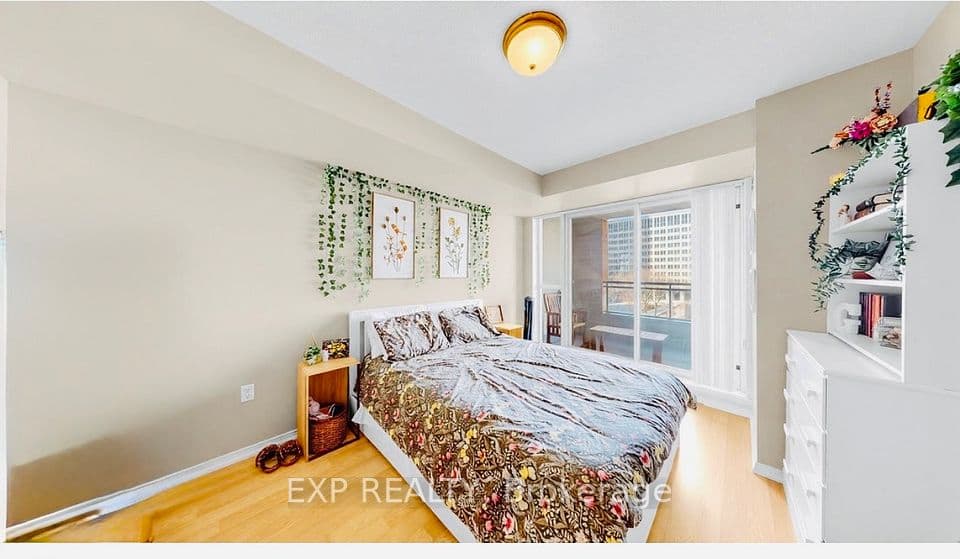 889 Bay Street 607, Toronto, ON M5S 3K5 – photo 3