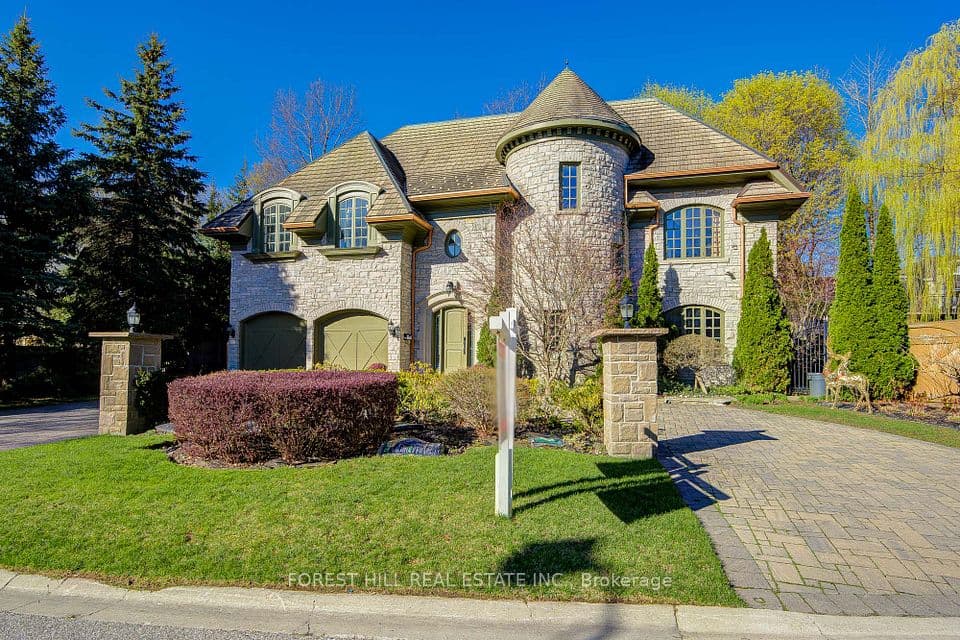 7 Legacy Court, Toronto, ON M2L 2Y7 – main photo