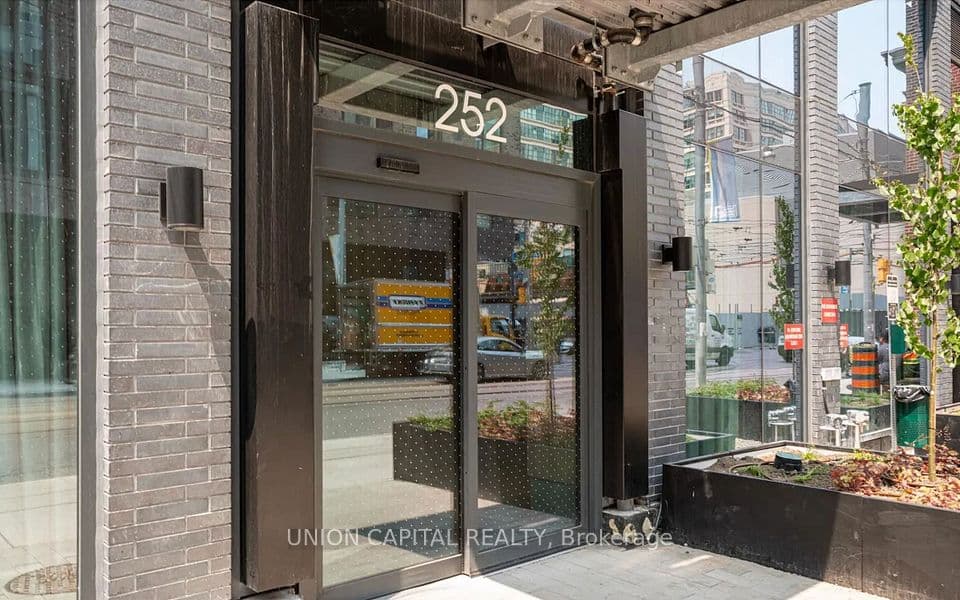252 Church Street 5511, Toronto, ON M5B 0E6 – photo 2