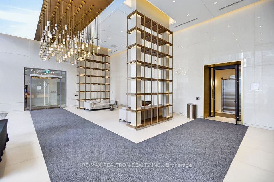 8 Olympic Garden Drive 704, Toronto, ON M2M 0B9 – photo 3