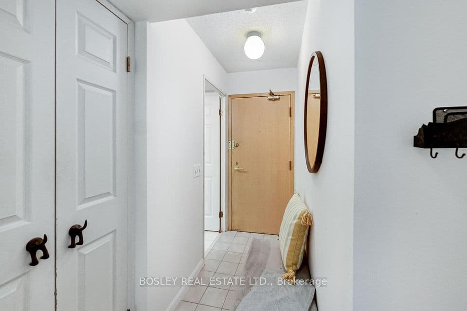 24 Wellesley Street W 209, Toronto, ON M4Y 2X6 – photo 2