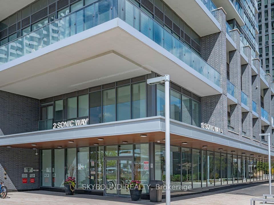 2 Sonic Way 1910, Toronto, ON M3C 0P2 – main photo