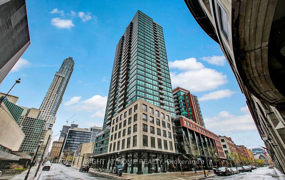 1 Scott Street 1409, Toronto, ON M5E 1A1 – main photo