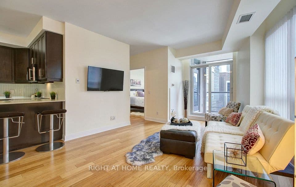 1 Scott Street 1409, Toronto, ON M5E 1A1 – photo 3