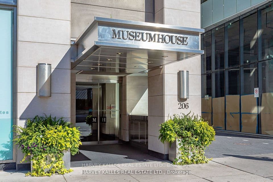 206 Bloor Street W 1202, Toronto, ON M5S 1T8 – main photo
