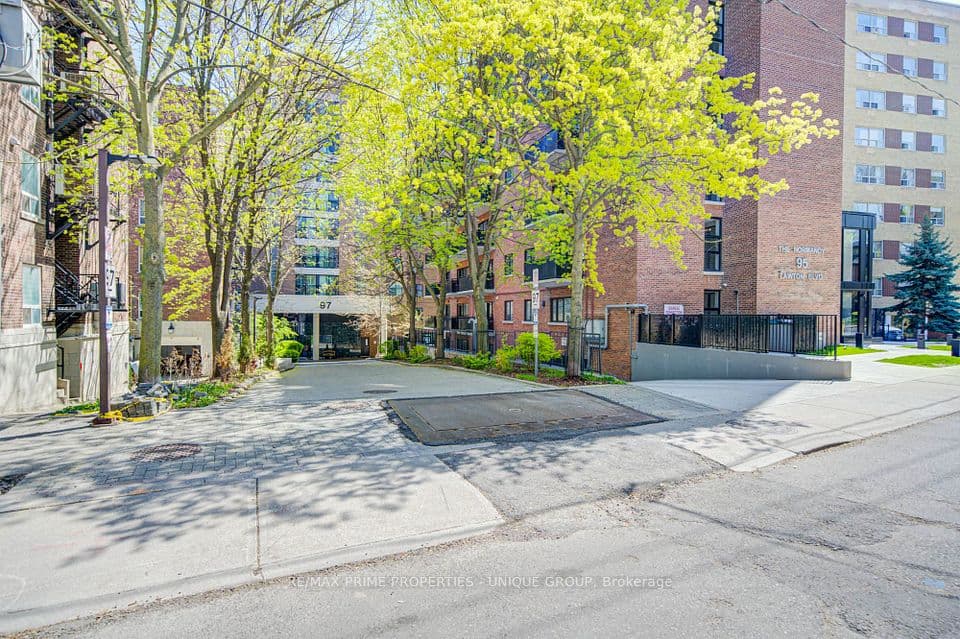 97 Lawton Boulevard 202, Toronto, ON M4V 1Z6 – photo 2