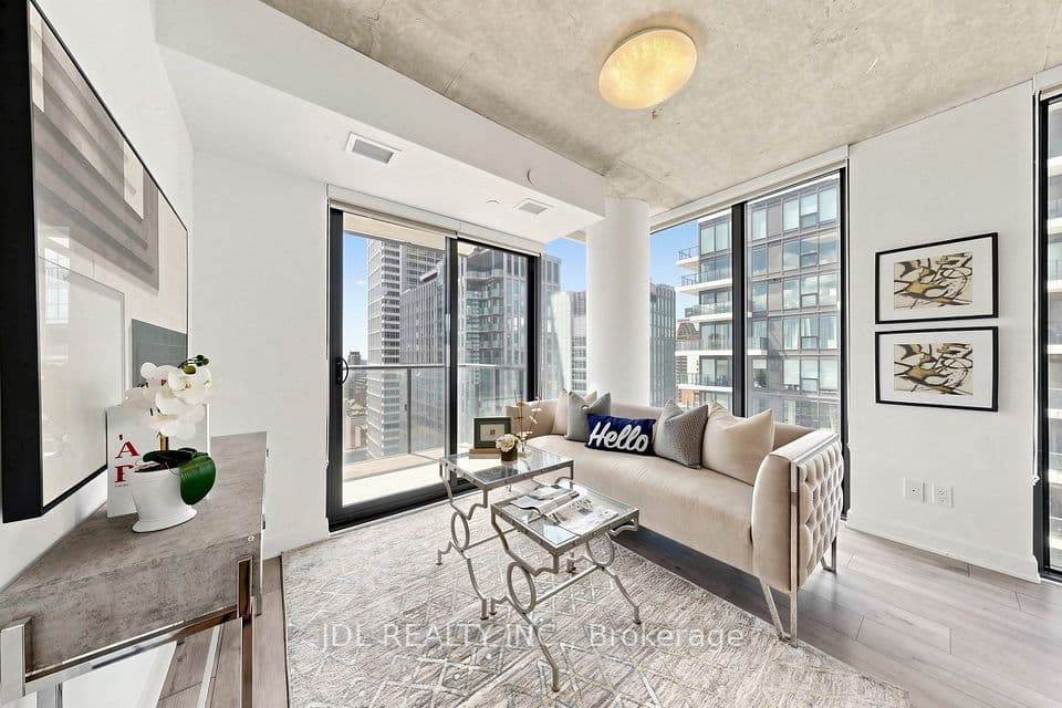 47 Mutual Street 2502, Toronto, ON M5B 0C6 – photo 3