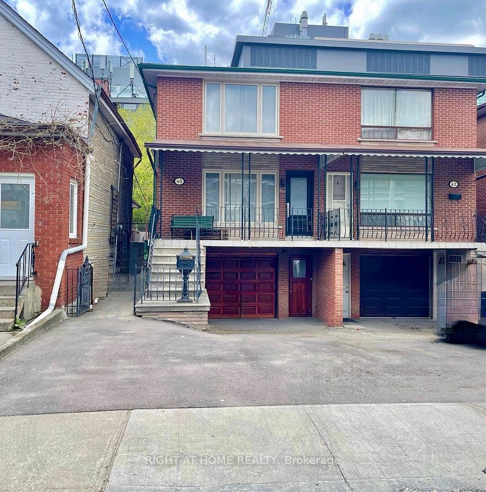40 Bellevue Avenue, Toronto, ON M5T 2N4 – main photo