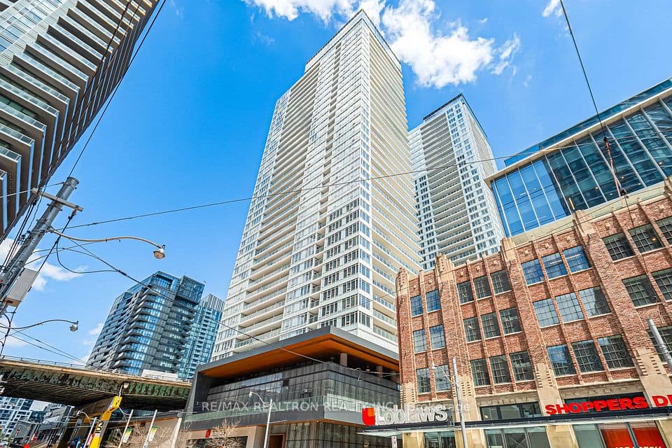 19 Bathurst Street 811, Toronto, ON M5V 0N2 – main photo