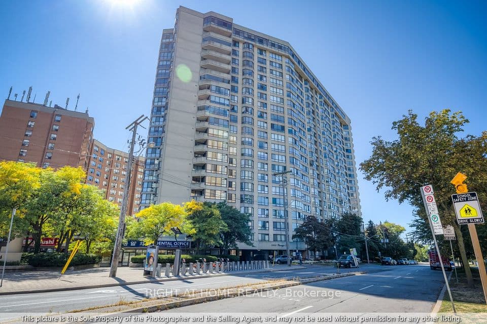5444 Yonge Street 1810, Toronto, ON M2N 6J4 – main photo