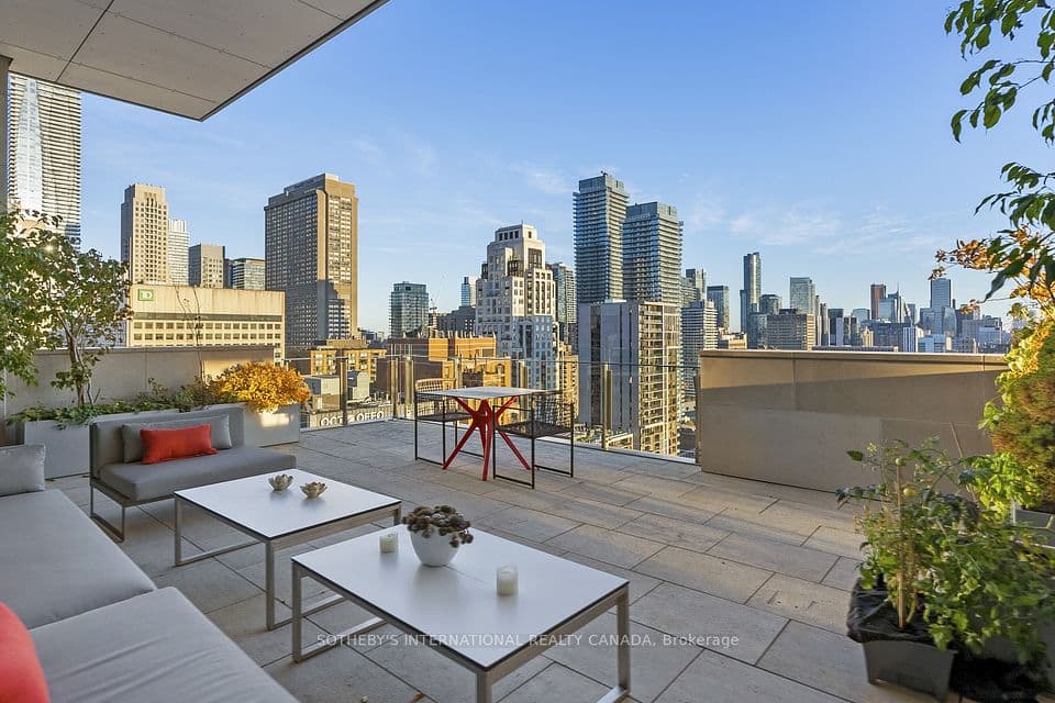 155 Cumberland Street 1700, Toronto, ON M5R 1A2 – photo 2