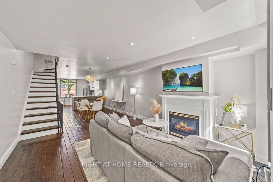 12 Sudbury Street 2608, Toronto, ON M6J 3W7 – main photo