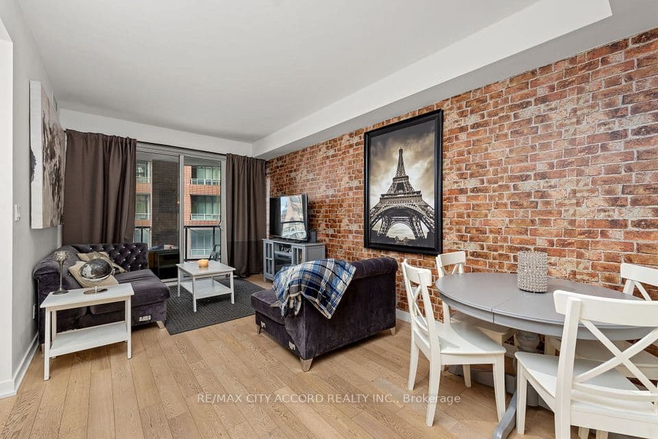 20 Bruyeres Mews 311, Toronto, ON M5V 0G8 – photo 3