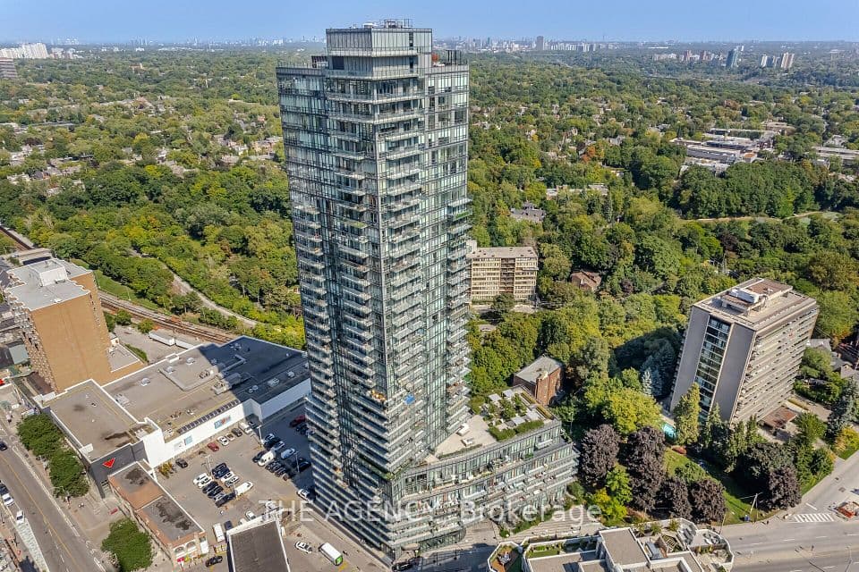 825 Church Street 105, Toronto, ON M4W 3Z4 – main photo