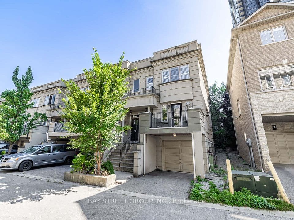35 William Poole Way, Toronto, ON M2N 7A6 – main photo