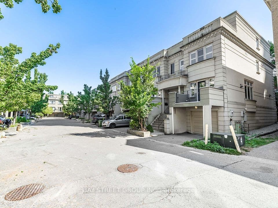 35 William Poole Way, Toronto, ON M2N 7A6 – photo 3