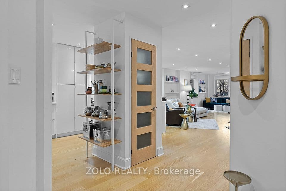 55 Lombard Street 302, Toronto, ON M5C 2R7 – photo 2