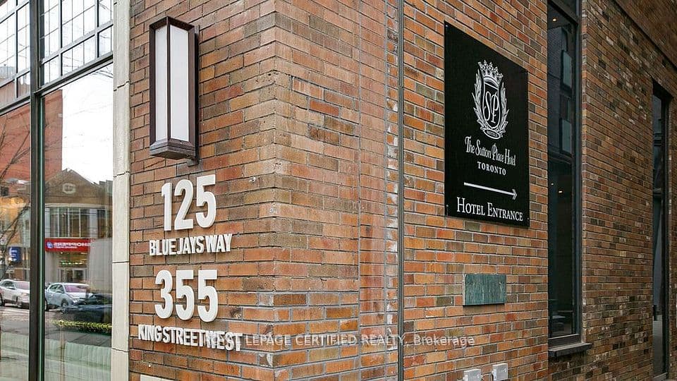 125 Blue Jays Way 1905, Toronto, ON M5V 0N5 – main photo