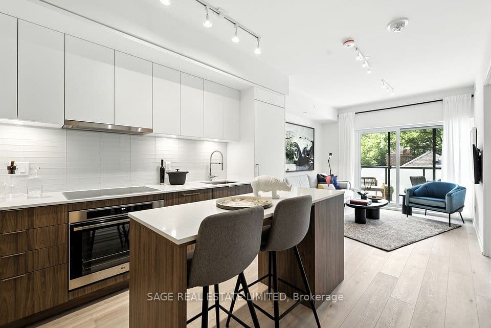 863 St Clair Avenue W 206, Toronto, ON M6C 1C4 – photo 2