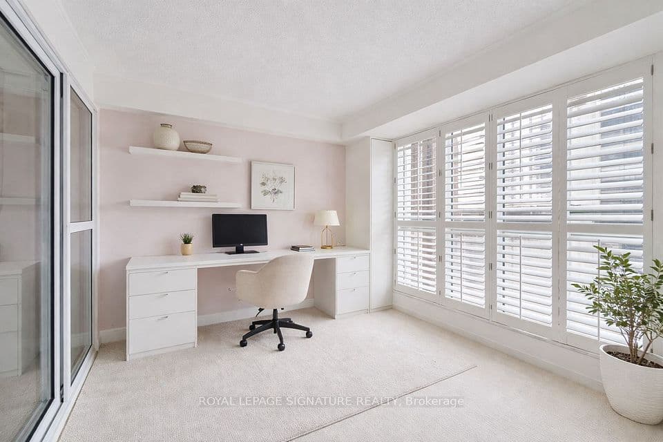 18 Hollywood Avenue 206, Toronto, ON M2N 6P5 – photo 3