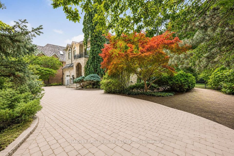 1 Knightswood Road, Toronto, ON M4N 2G9 – main photo