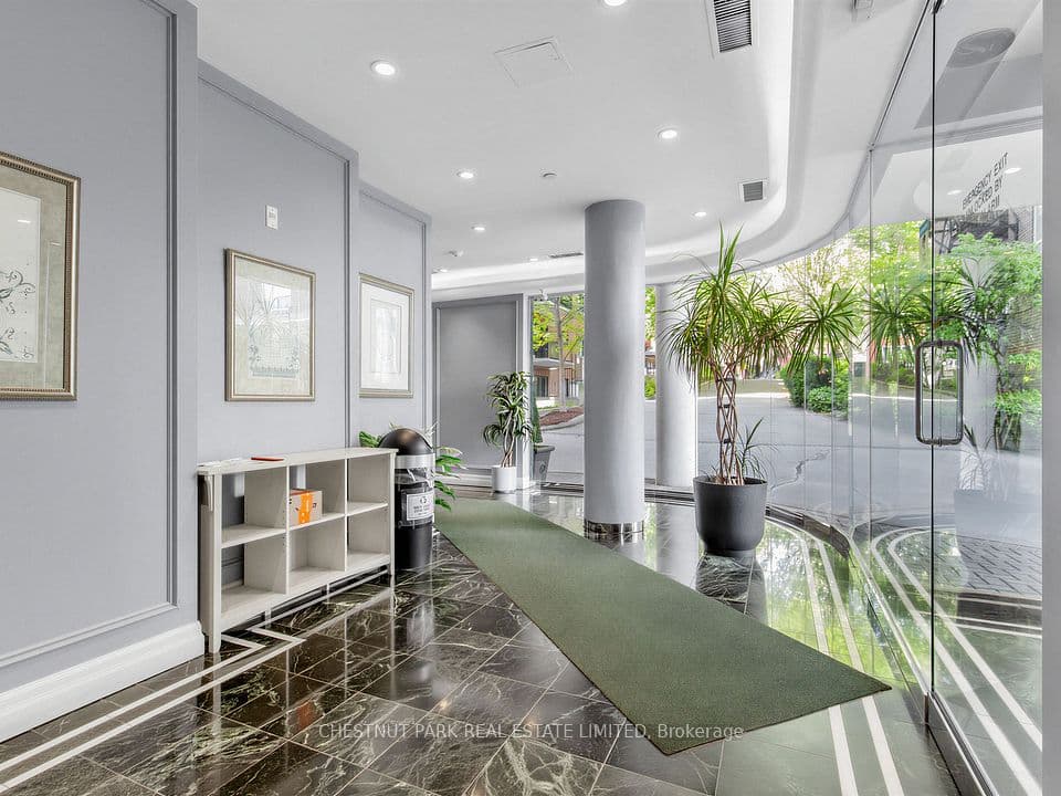97 Lawton Boulevard 502, Toronto, ON M4V 1Z6 – photo 3