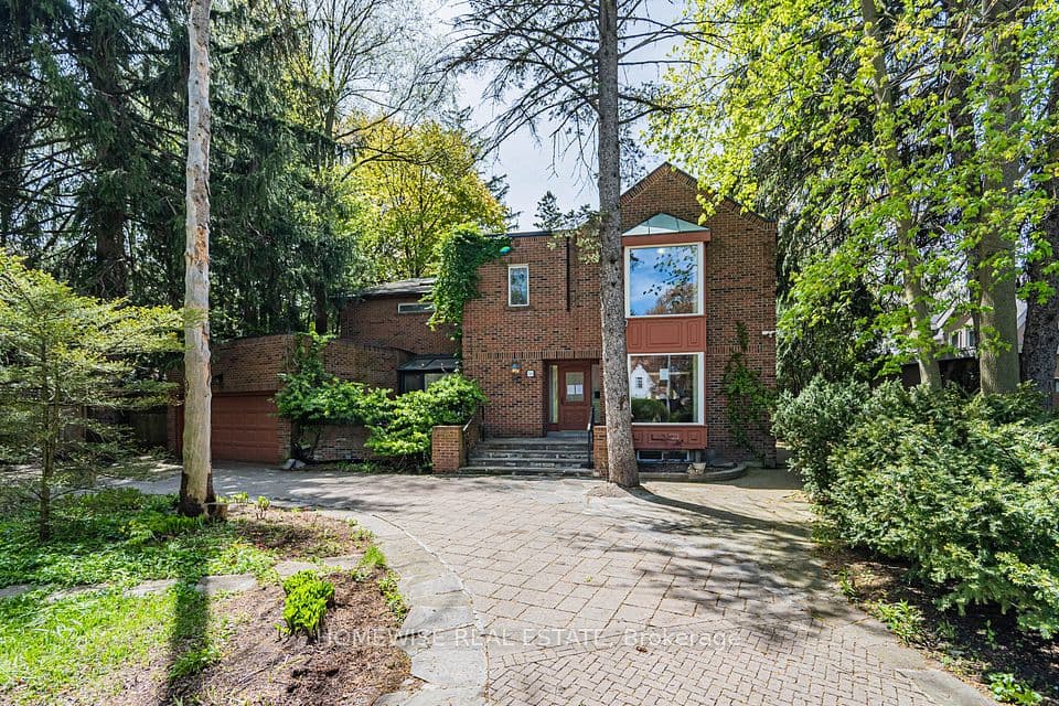 40 Donino Avenue, Toronto, ON M4N 2W7 – main photo