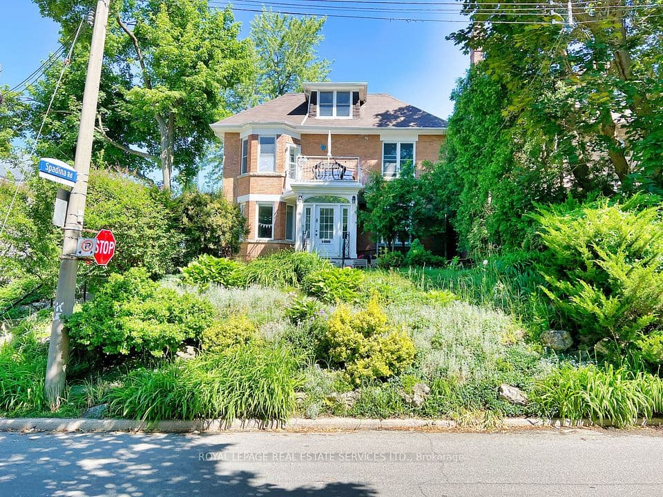 18 Shorncliffe Avenue, Toronto, ON M4V 1T1 – photo 2