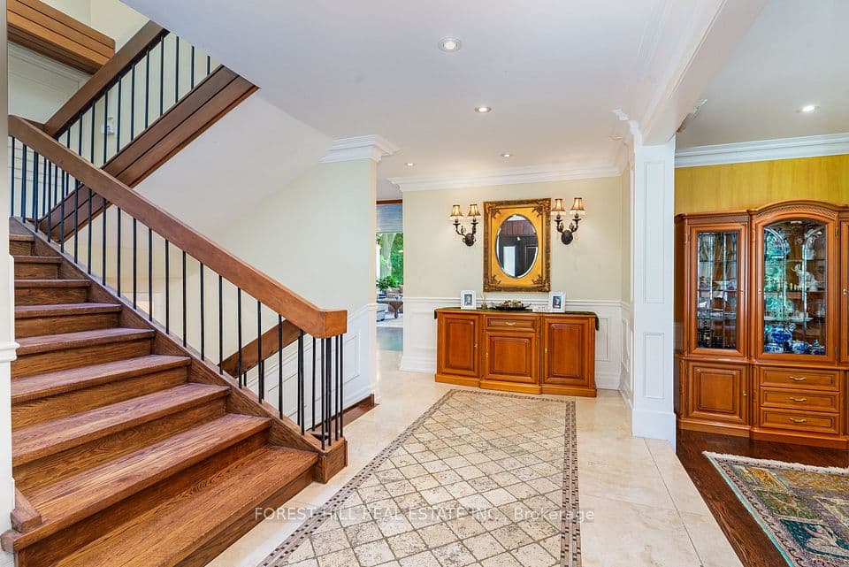 161 Owen Boulevard, Toronto, ON M2P 1G8 – photo 2