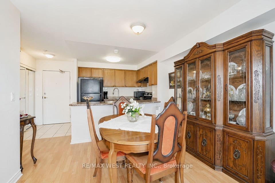 1030 Sheppard Avenue W 208, Toronto, ON M3H 6C1 – photo 3