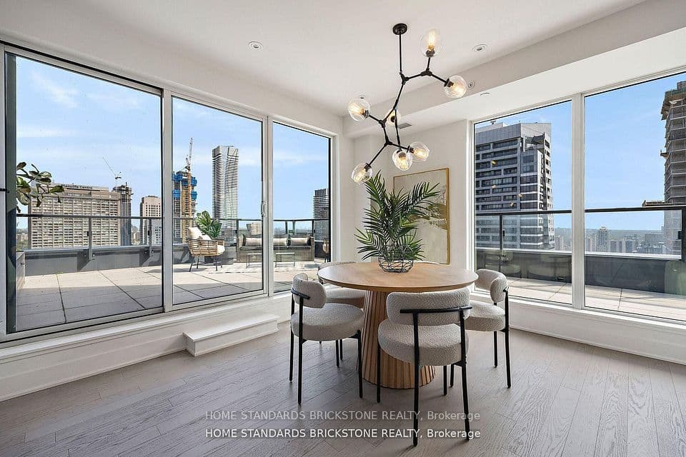 955 Bay Street 3907, Toronto, ON M5S 0C6 – photo 2