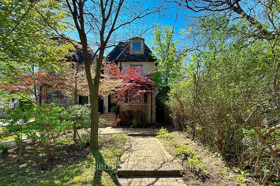 599 Woburn Avenue, Toronto, ON M5M 1M2 – photo 2