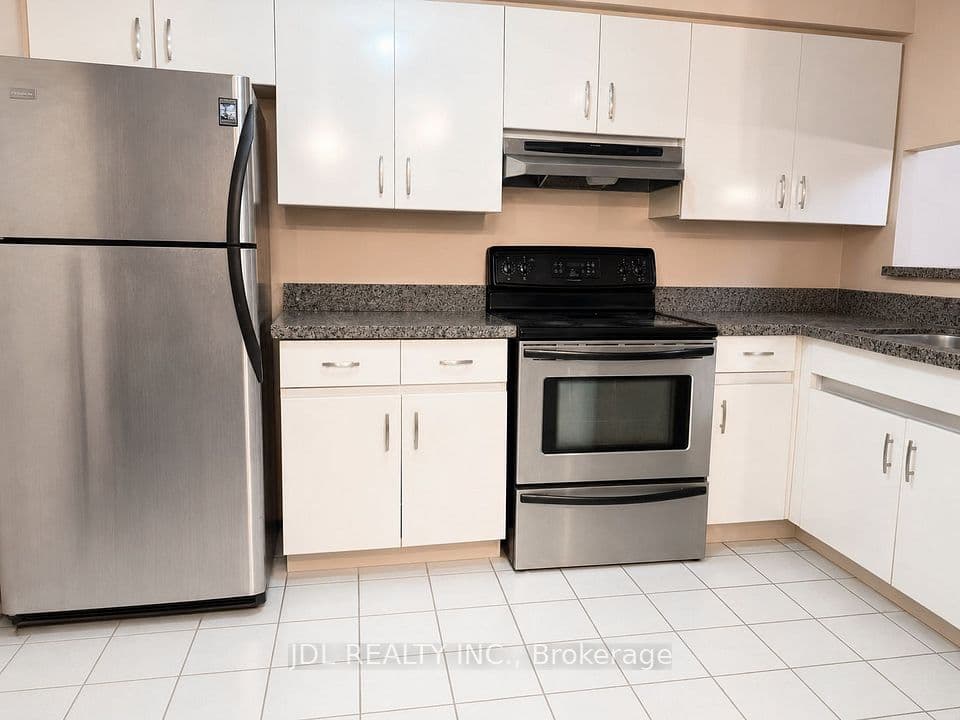 24 Wellesley Street W 2002, Toronto, ON M4Y 2X6 – photo 3
