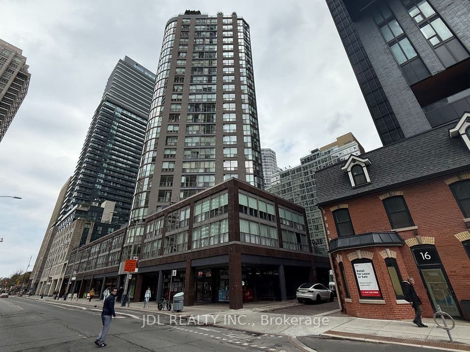 24 Wellesley Street W 2002, Toronto, ON M4Y 2X6 – main photo