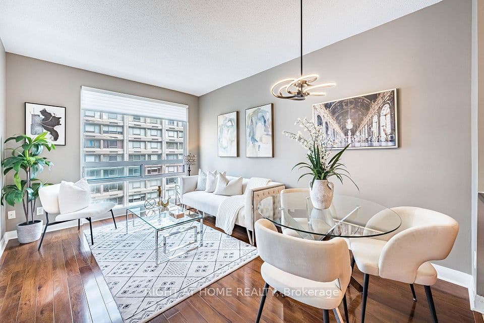 1121 Bay Street 1106, Toronto, ON M5S 3L9 – main photo