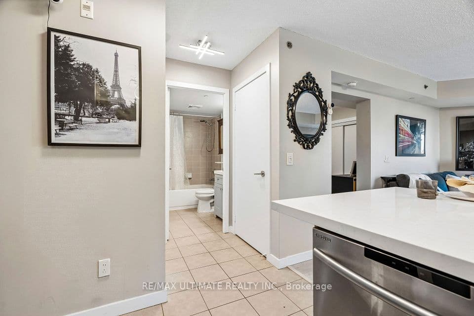 35 Saranac Boulevard 308, Toronto, ON M6A 2G4 – photo 3