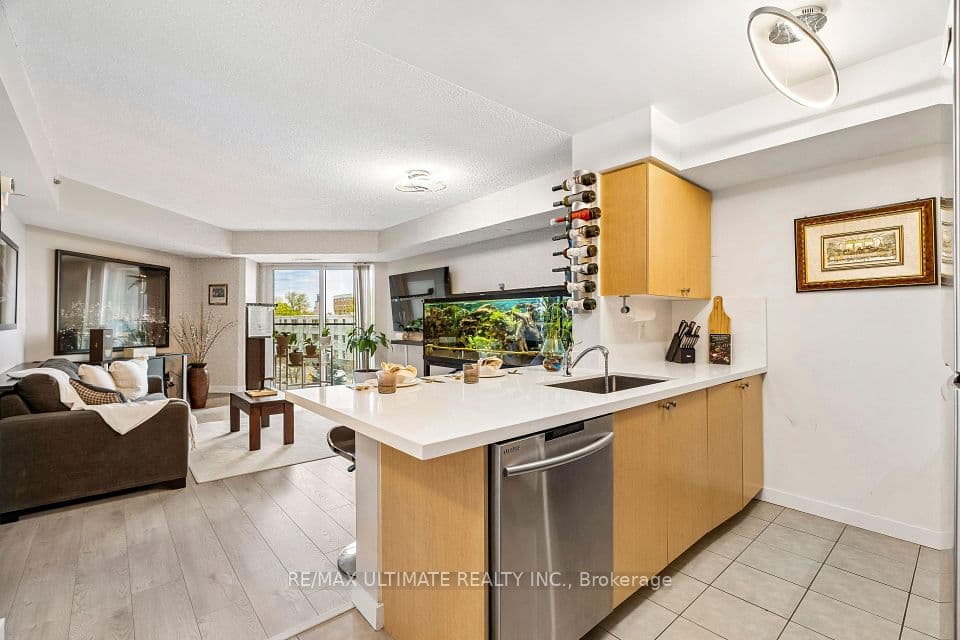 35 Saranac Boulevard 308, Toronto, ON M6A 2G4 – photo 2