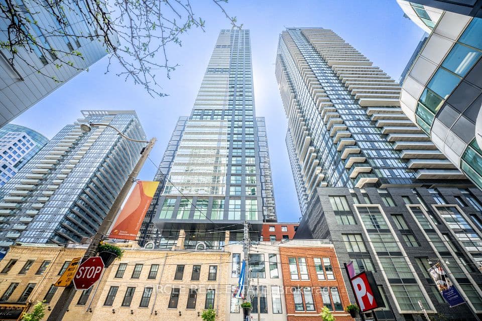 327 King Street W 2705, Toronto, ON M5V 0W7 – photo 3