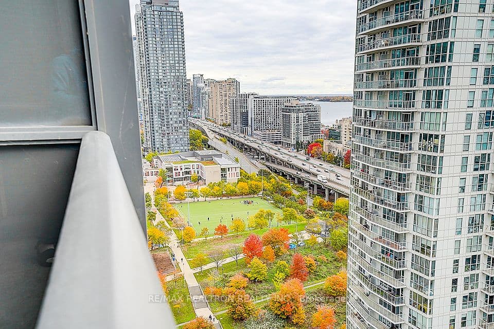 85 Queens Wharf Road 2606, Toronto, ON M5V 0J9 – main photo